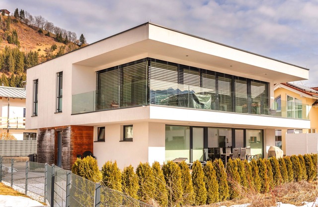 Stylish apartment with all-round panoramic views