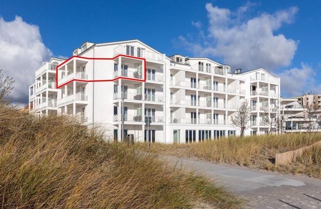 Stylish apartment with 2 balconies and fantastic sea views on the Baltic Sea beach -