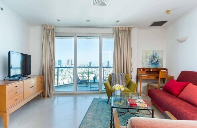 Stylish Apt w Skyline View Balcony By Sea N' Rent