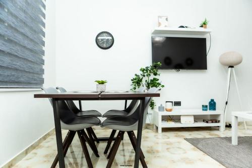 Stylish East Legon Apartment - AC, Wi-Fi, Netflix