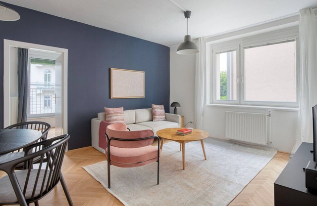Stylish Hietzing 2BR, Fully Furnished & Equipped, by Blueground