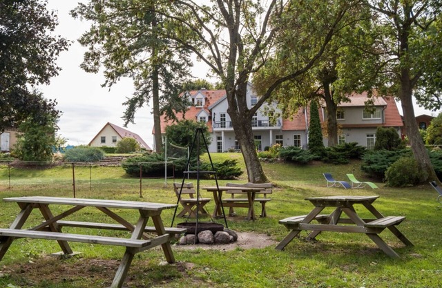 Stylish holiday apartment in a manor house on Lake Plauer
