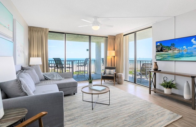 Stylish Oceanfront Corner Unit Condo | Open Concept & Chic Decor
