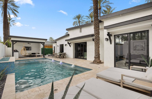 Stylish Paradise Heated Pool & Spa Cabana + Outdoor Kitchen Near Old Town