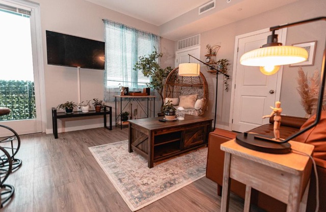 Stylish Pet Friendly Space w Balcony, Gym, Pool