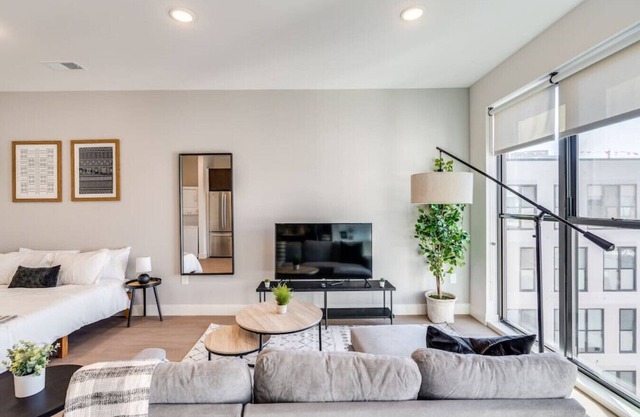 Stylish Studio | Pool, Gym, Walk to Casino & Bars