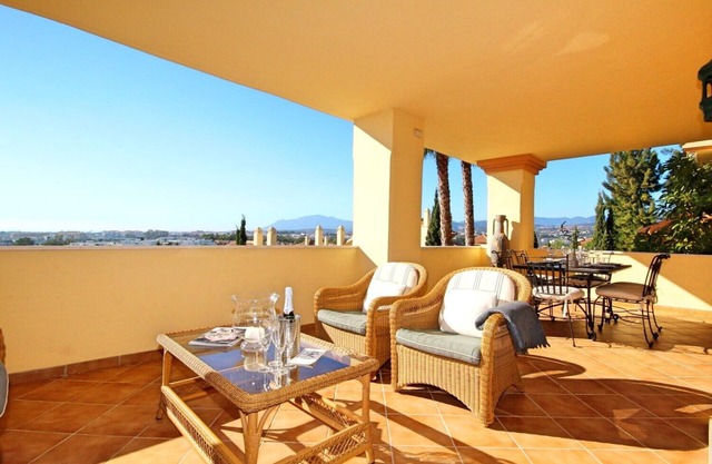 Stylish, Stunning sea views, Luxury complex, Short walk to beach - Puerto Banus!