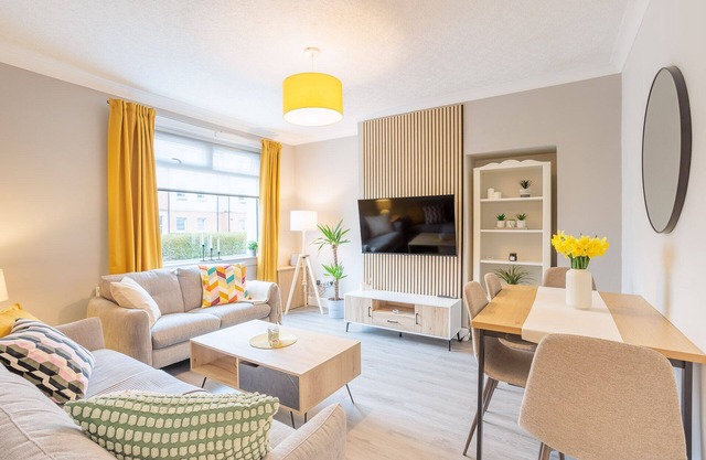 Stylish Two Bedroom Apartment in Perth, Heart of Scotland!