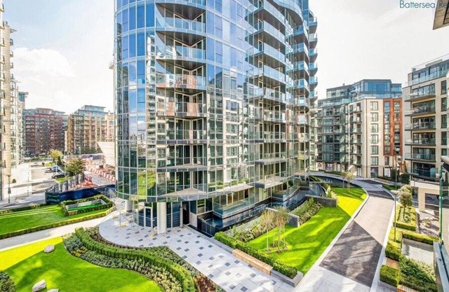 Stylish two bedroom riverside flat