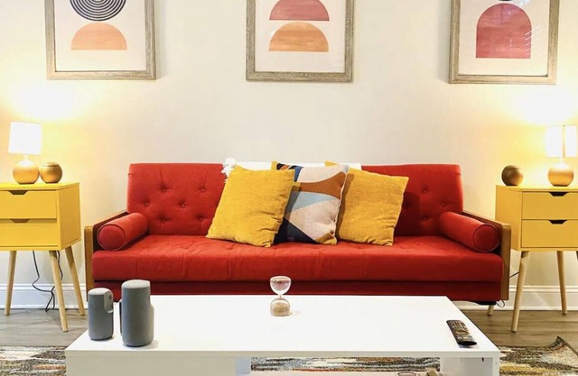 SUAVE&SPACIOUS SUITE NEAR EVERYTHING