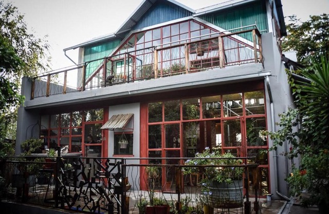 (Sub)urban retreat