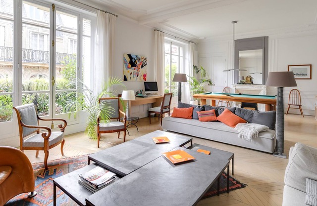 Sublime Apartment with balcony near Arc de Triomphe
