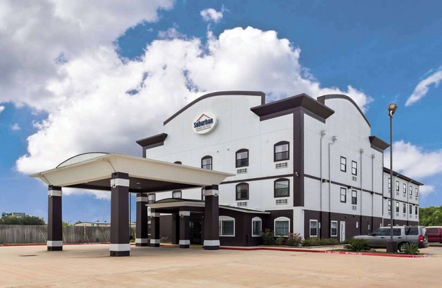 Suburban Studios Beaumont