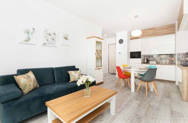 Sucha 31 | Comfy Apartment | Parking | Letnica
