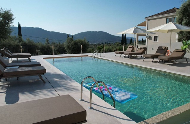 Suite 6 - Elpida Luxury Suites