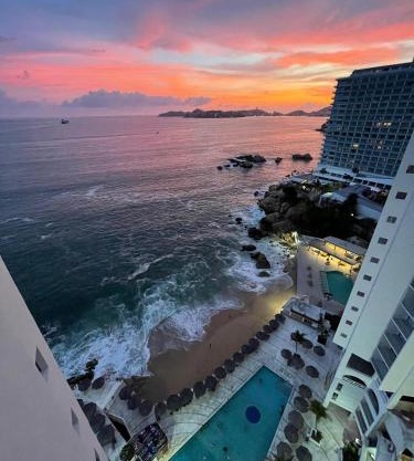 SUITE EN TORRES GEMELAS a pie de playa 611