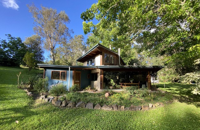 Summer Paradise at the Valley Farm Housenn