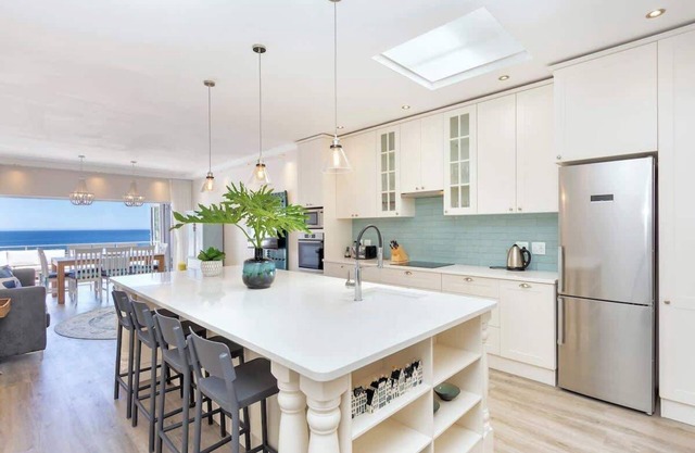 Summer Place Camps Bay - Newly Renovated Townhouse