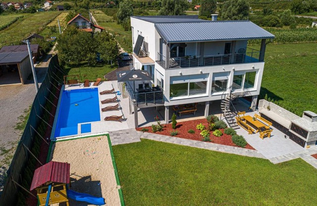 Summer Residence Una