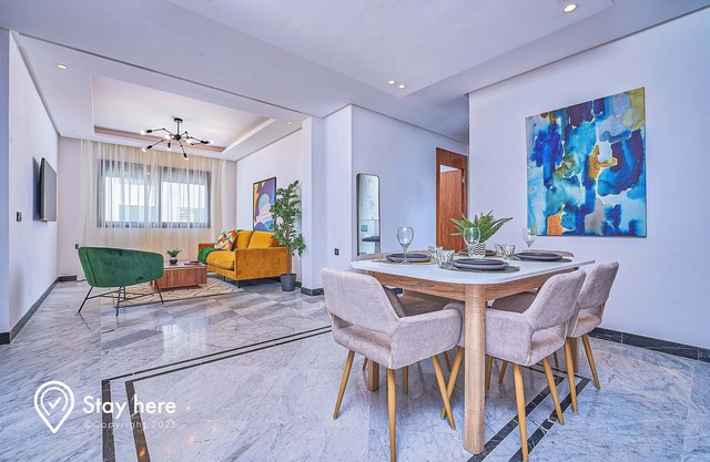 Sumptuous and Elegant 3 BR Apartment