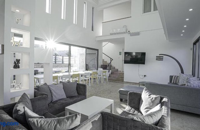 Sun And View Suites
