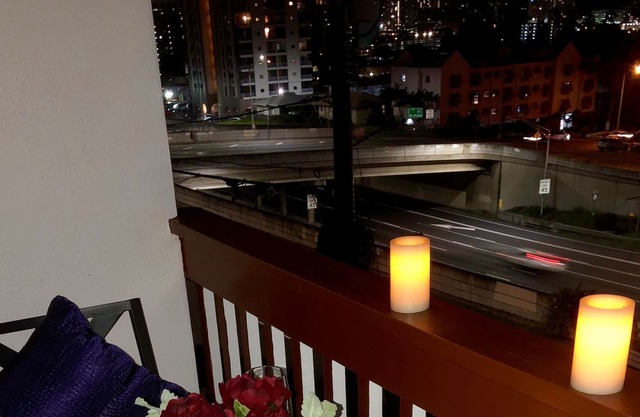 Sun, Sand & Surf ! 2 Bed/2 Bath Suite —Come Aloha w/Us! Free Parking & Laundry