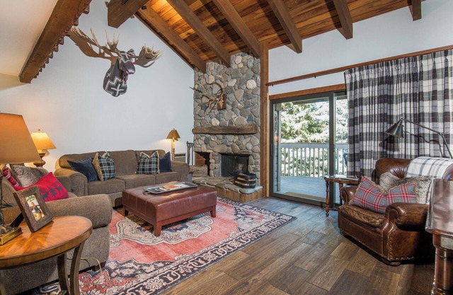 Sun Valley Resort amenities! End-Unit Townhome