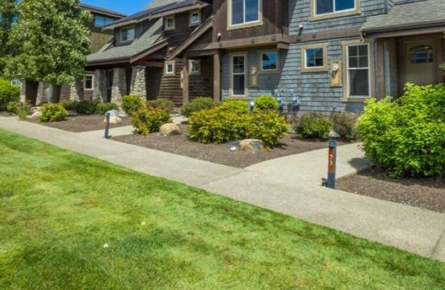 Suncadia 2 Bdrm Pet Friendly Townhome, Short Walk to Swim and Fitness Center