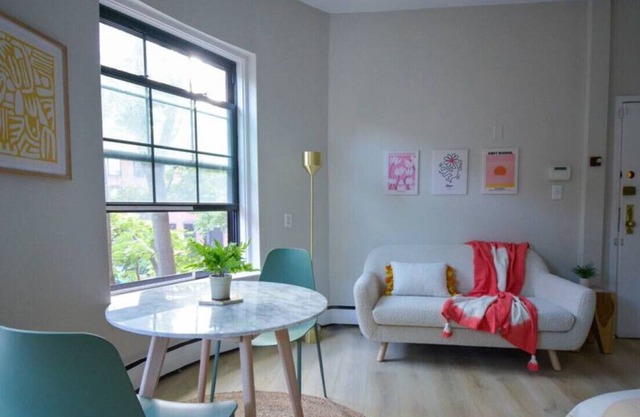 Sunkissed Studio near South End