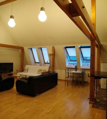 Sunlit Loft Apartment Riga