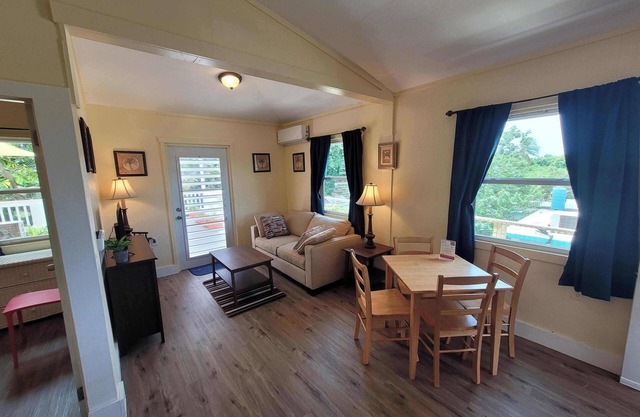 Sunny 1 bedroom in Esperanza close to everything