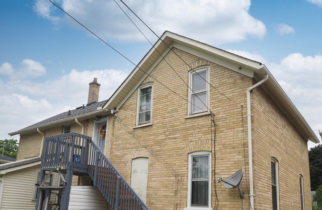 Sunny 1800 Victorian home with all the character but today’s amenities.