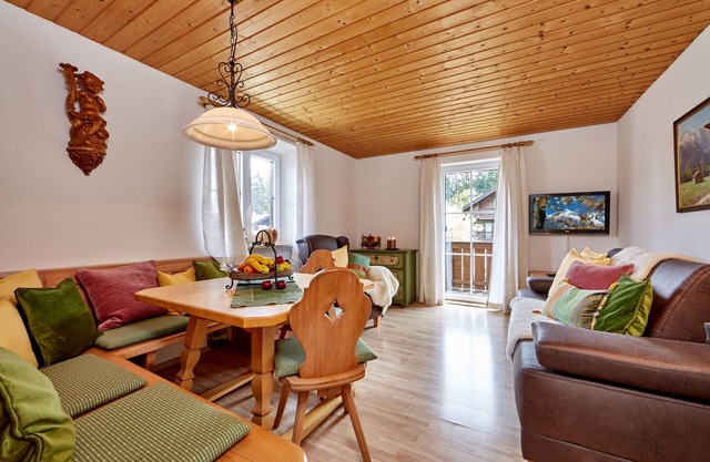 Sunny, bright "Holiday apartment 2" in a quiet, central location