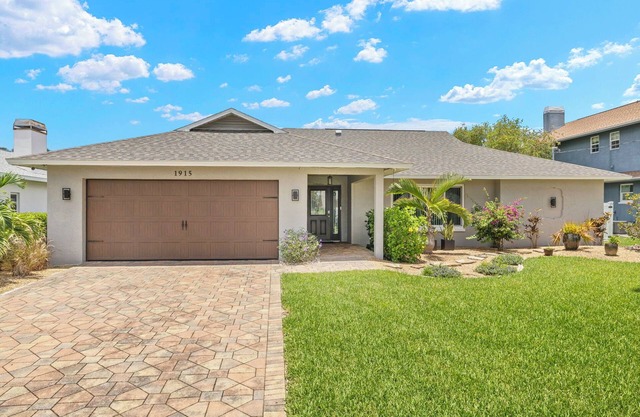 Sunny Cape Coral Pool Home