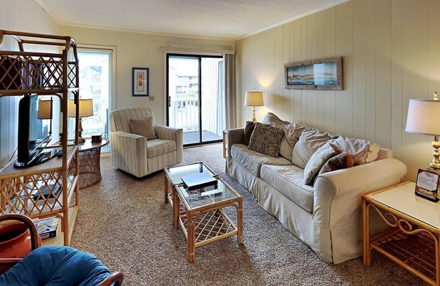 Sunny Condo with Private Balcony Outdoor Pool