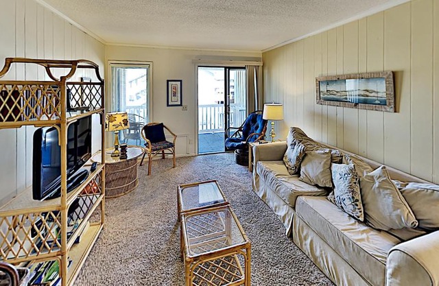 Sunny Condo with Private Balcony Outdoor Pool