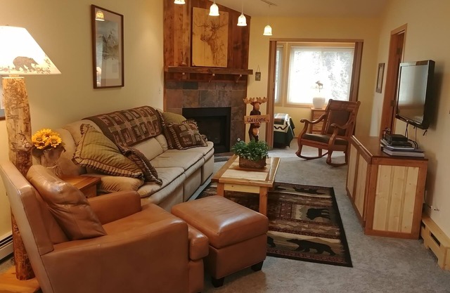 Sunny Frisco Condo Close to Skiing, Biking, Hiking, Shopping and Dining