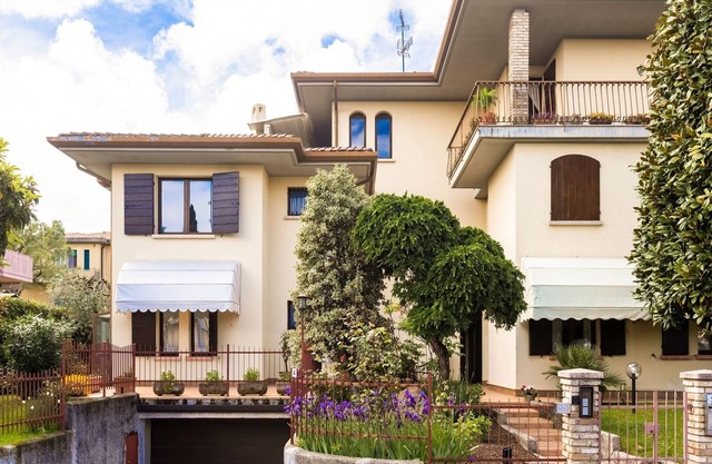 Sunny Stay near Lake Garda