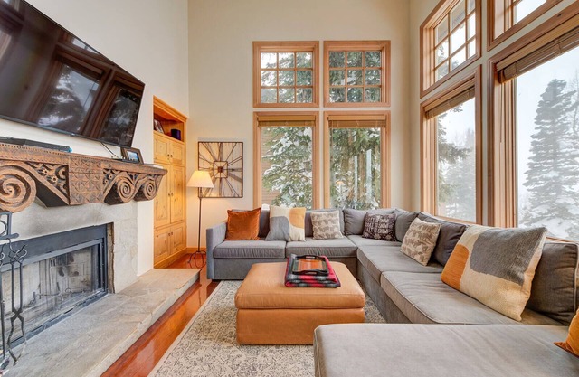 Sunnyside Lodge - ski-in/out to Snowbird