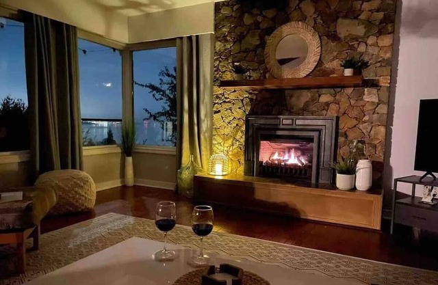 Sunrise Escape - Close to the BEACH!