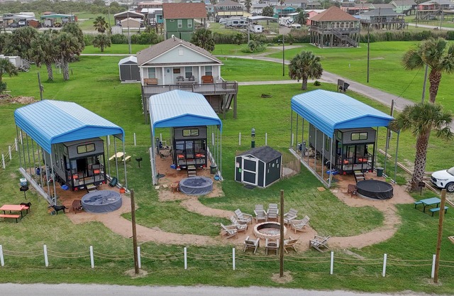 Sunrise Sonata beach tiny home, Beach tiny home - Heated Pool!