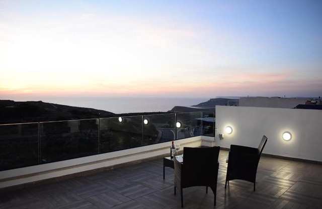 Sunset and Seaview Apartment -Brand New