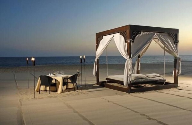 Sunset Beach Week 51, Week 52 or BOTH Weeks 2BM 2BA President End Unit, Spa Golf