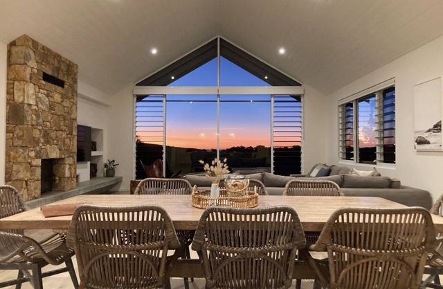 SUNSET DECK - Yallingup Brand NEW Home!