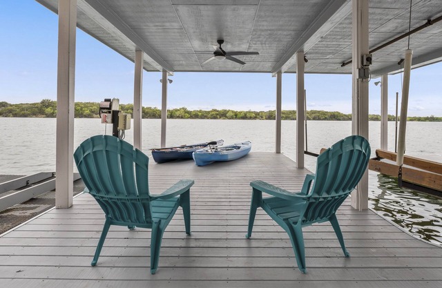 Sunset Escape lnBreathtaking views + fun amenities lnPet Friendly - New Flooring
