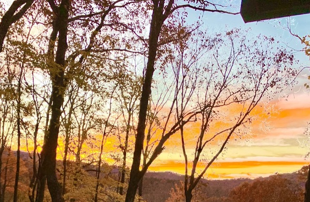 “Sunset On Aska”-Mountain View’s★Hot Tub★Fireplace