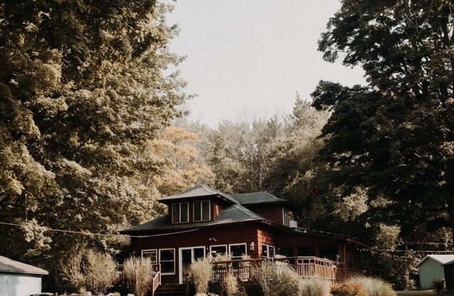 Sunset Paradise- Private lakehouse w/350 ft. waterfront!