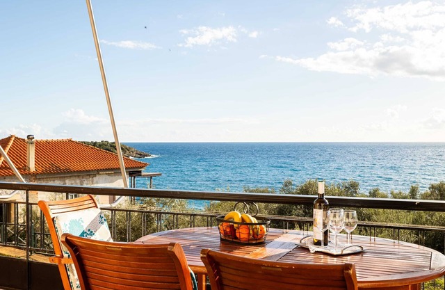 Sunset Serenity - Kardamili Seaside Getaway