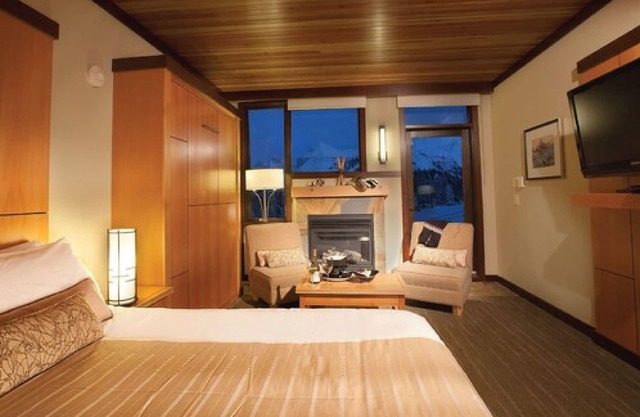 Sunshine Mountain Lodge