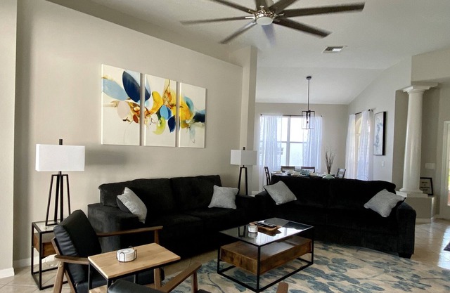 ⭐️Sunshine State of Mind⭐️ Relax a beautiful Pool Home 20 min. from Disney